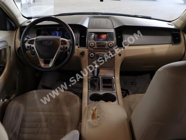 2014 Ford Taurus