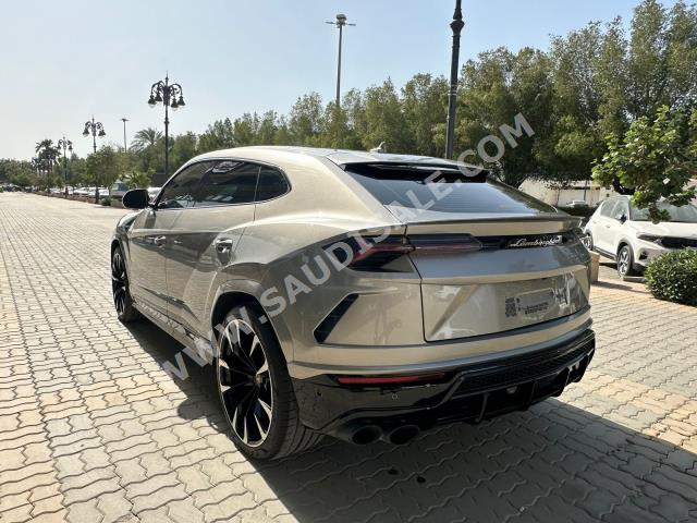 2021 لمبرجيني اوروس