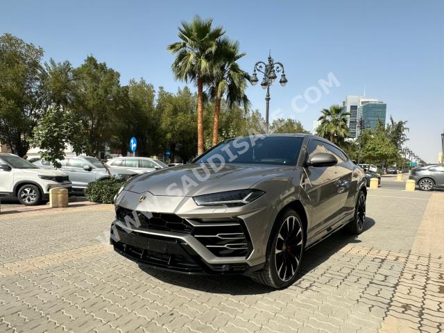 2021 لمبرجيني اوروس