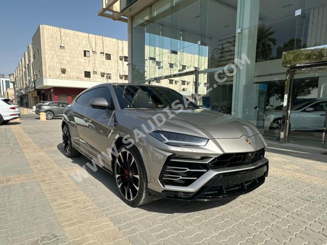 2021 لمبرجيني اوروس