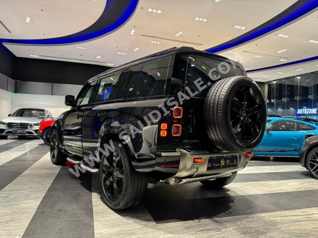 2024 لاند روفر ديفيندر اكس