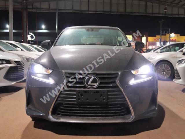2018 Lexus IS 350