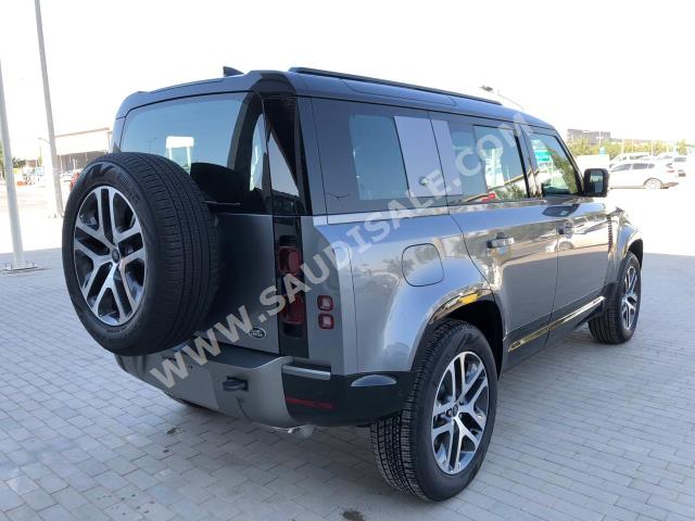 2023 لاند روفر ديفيندر