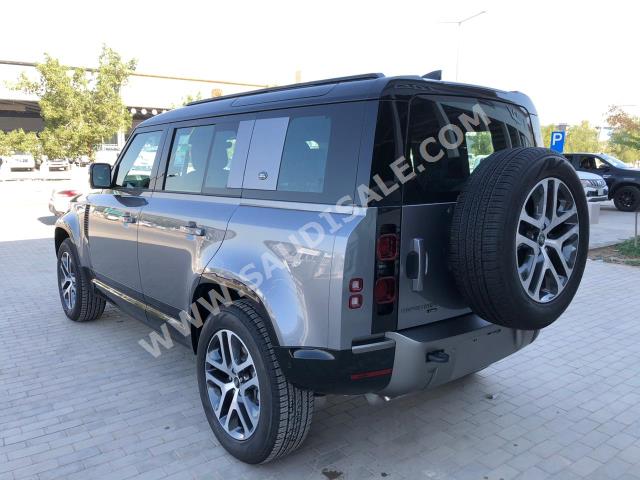 2023 لاند روفر ديفيندر