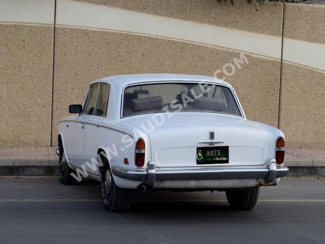 1975 رولز رويس كورنيش