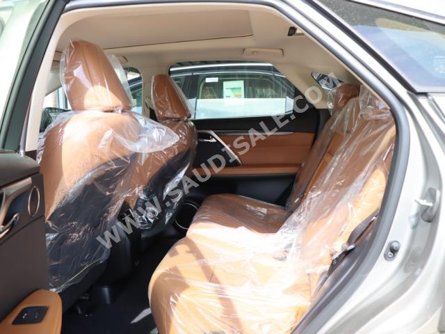 2022 لكزس أر إكس 450 هابرد