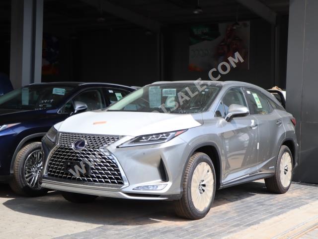 2022 لكزس أر إكس 450 هابرد