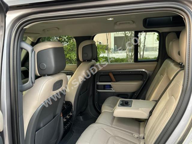 2020 لاند روفر ديفيندر اتش اس اي