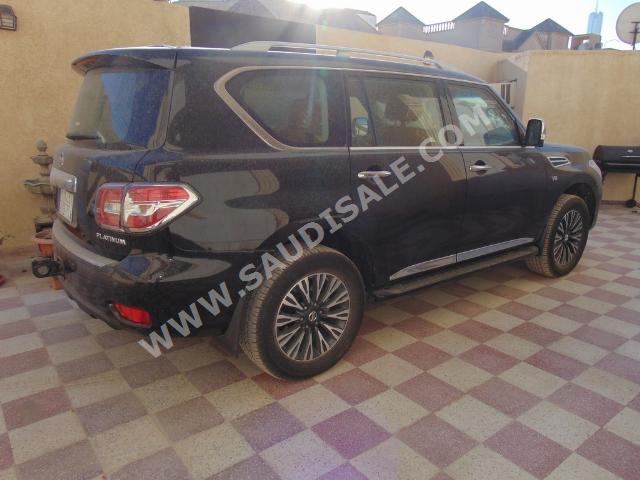 2014 نيسان باترول بلاتينيوم