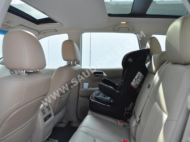 2014 نيسان باثفايندر