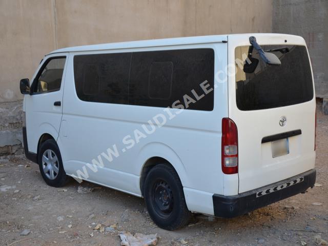 2014 تويوتا هايس