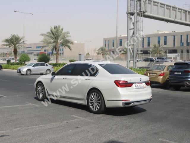 2022 بي ام دبليو الفئة السابعة 730 إل أي