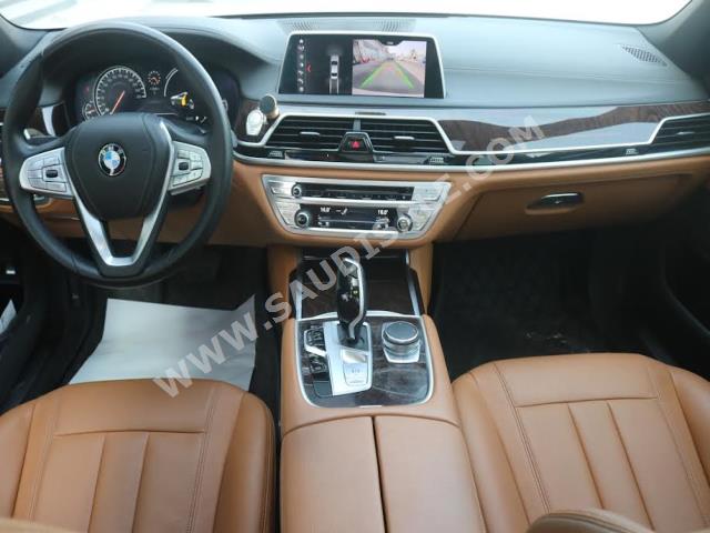 2022 بي ام دبليو الفئة السابعة 730 إل أي