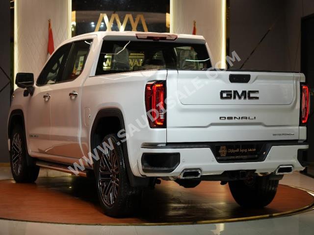2022 جي ام سي سييرا دينالي