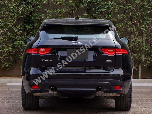 2019 جاكوار اف-بيس