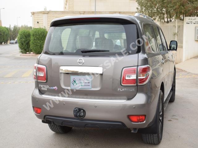 2016 نيسان باترول بلاتينيوم