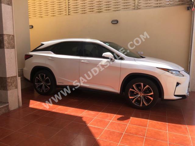 2016 لكزس أر إكس 450 هايبرد