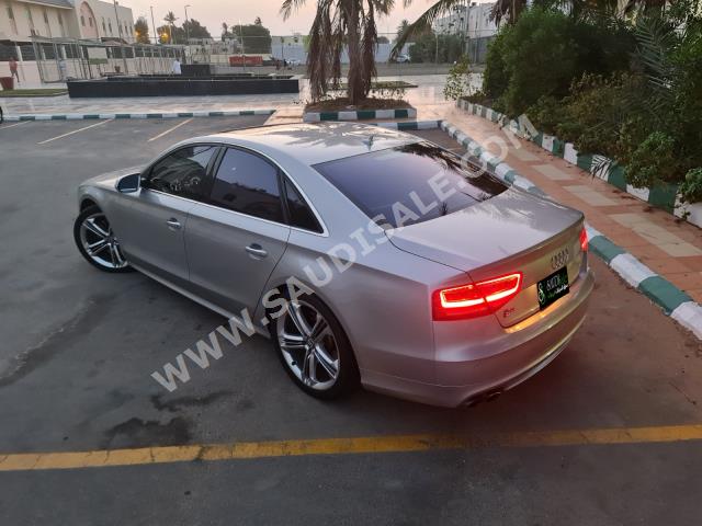 2014 اودي اس 8