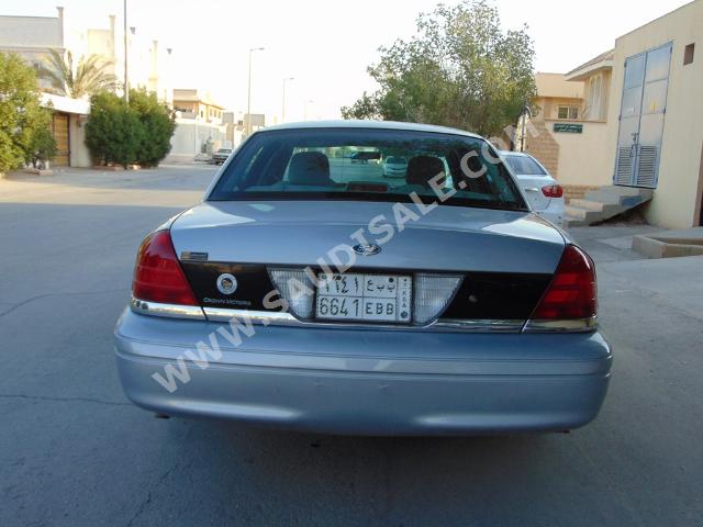 2009 فورد كراون فكتوريا