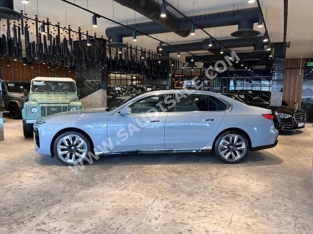 2023 بي ام دبليو الفئة السابعة 760أي