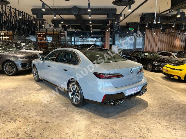 2023 بي ام دبليو الفئة السابعة 760أي