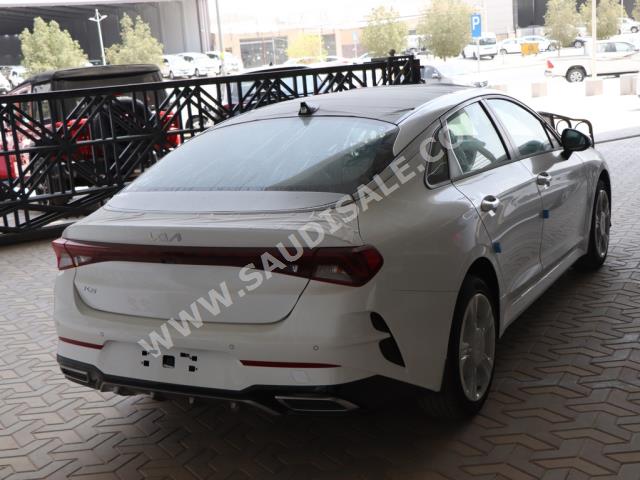 2022 Kia K5