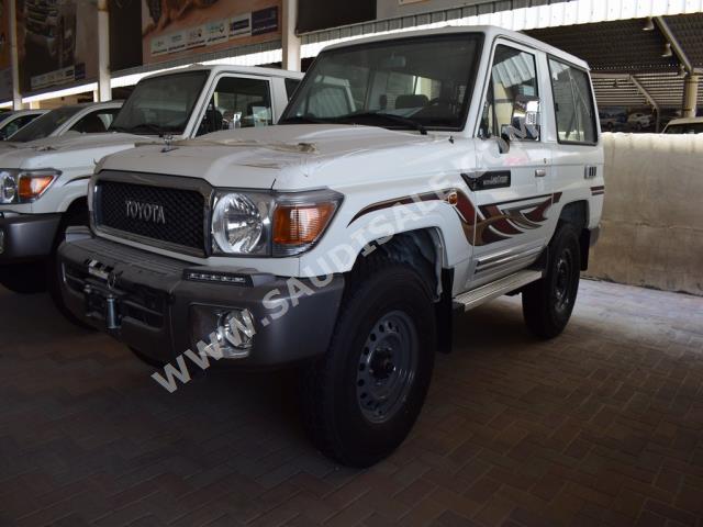 2019 تويوتا لاند كروزر ربع