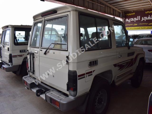 2019 تويوتا لاند كروزر ربع