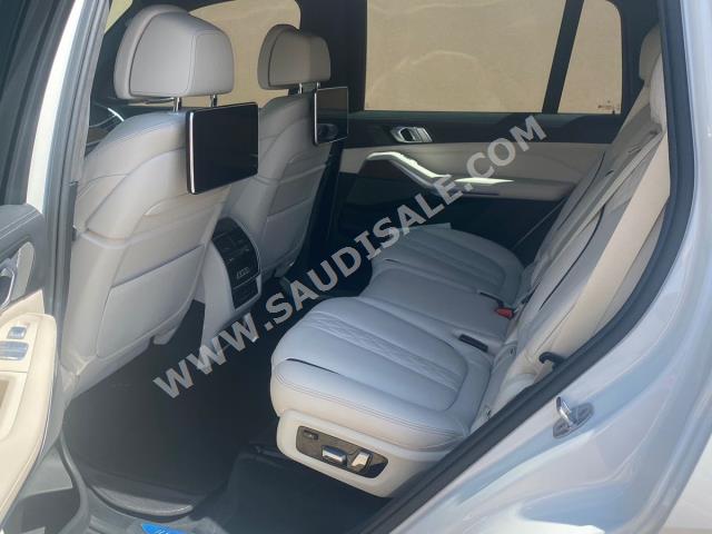 2020 بي ام دبليو الفئة اكس 7