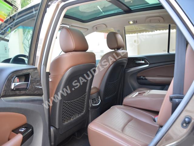 2018 بي واي دي اس 7