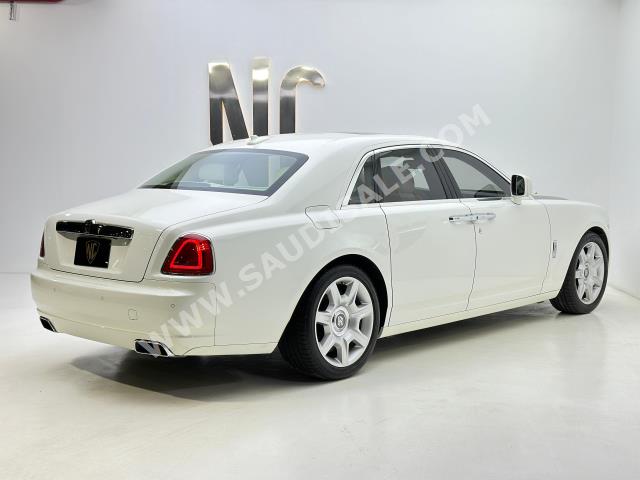 2010 رولز رويس قوست