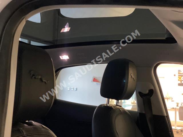 2021 جاكوار اي-بيس