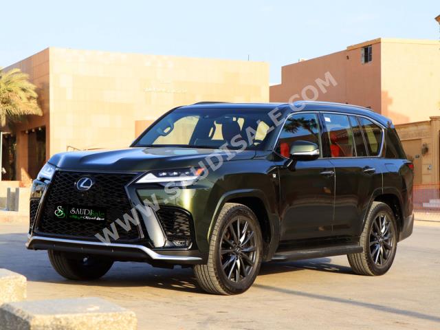 2022 لكزس إل إكس 600