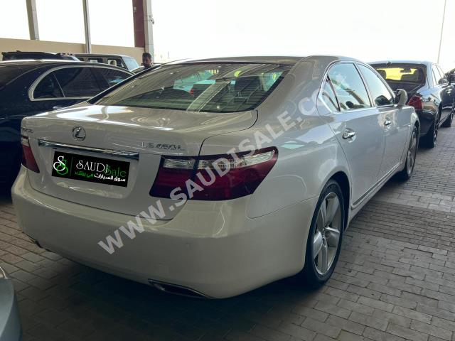 2008 لكزس إل إس 460 إل