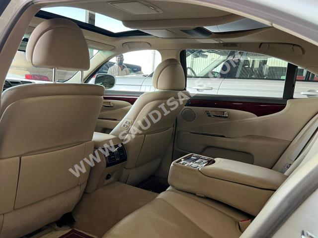 2008 لكزس إل إس 460 إل