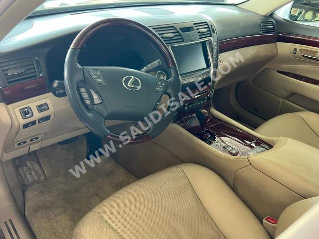 2008 لكزس إل إس 460 إل