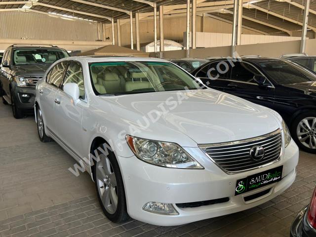 2008 لكزس إل إس 460 إل