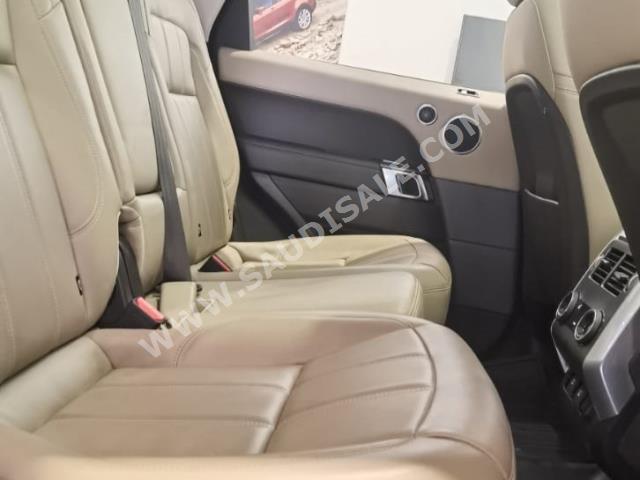 2021 لاند روفر رينج روفر سبورت اس اي