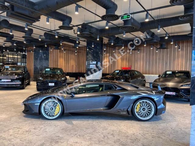 2016 لمبرجيني افنتادور اس في