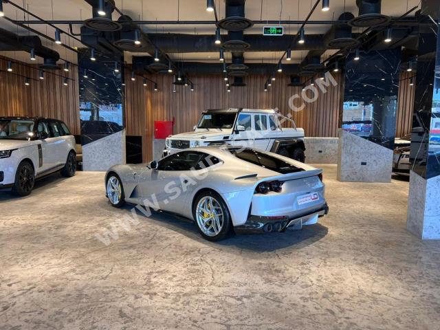 2020 فيراري 812 سوبر فاست