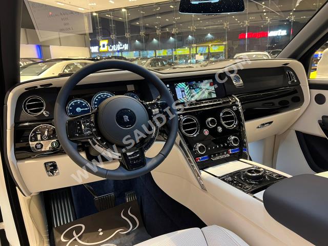 2024 رولز رويس كولينان سلفر بادج