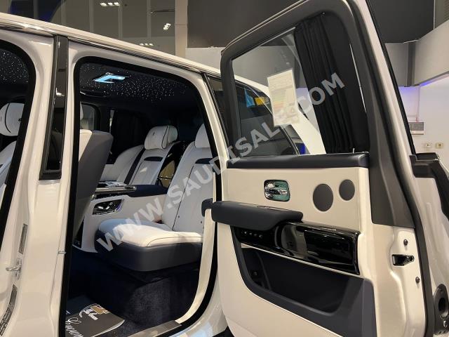 2024 رولز رويس كولينان سلفر بادج