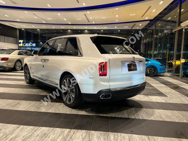 2024 رولز رويس كولينان سلفر بادج