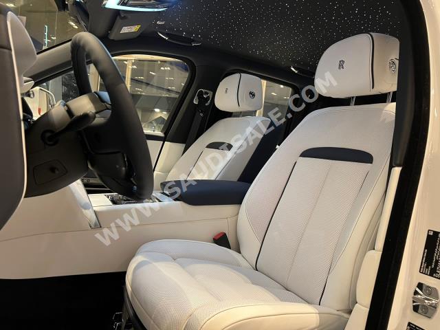 2024 رولز رويس كولينان سلفر بادج