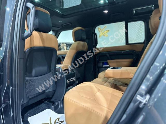 2023 لاند روفر ديفيندر