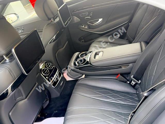 2015 مرسيدس - بنز إس 63 أي إم جي