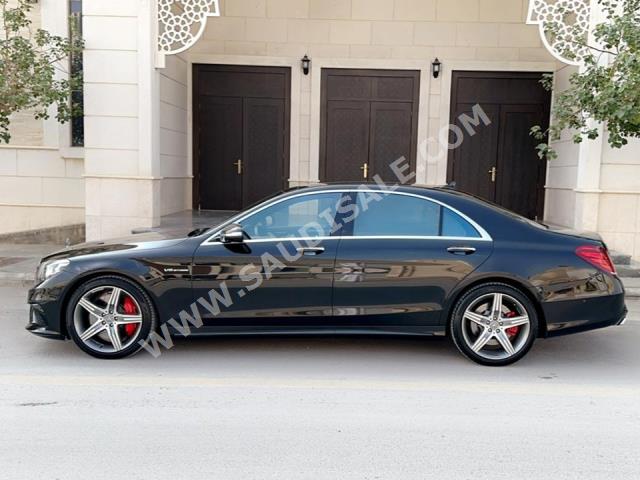 2015 مرسيدس - بنز إس 63 أي إم جي