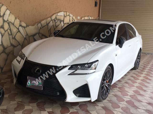 2016 لكزس جي إس اف