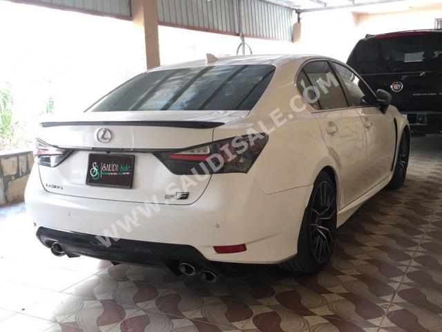 2016 لكزس جي إس اف