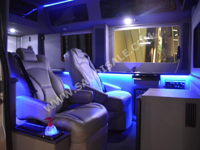 2016 Ford Transit Van 330L